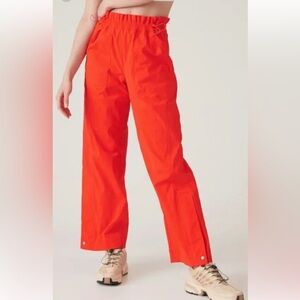 Athleta Trekkie Parachute Nylon Blend Pants in Red Orange Women's Size 4